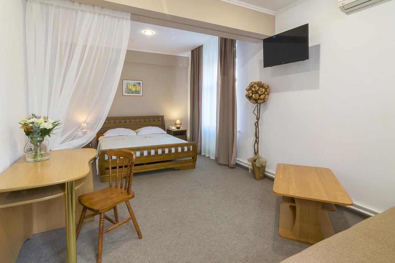 Centralny Hotel Krivoy Rog Εξωτερικό φωτογραφία