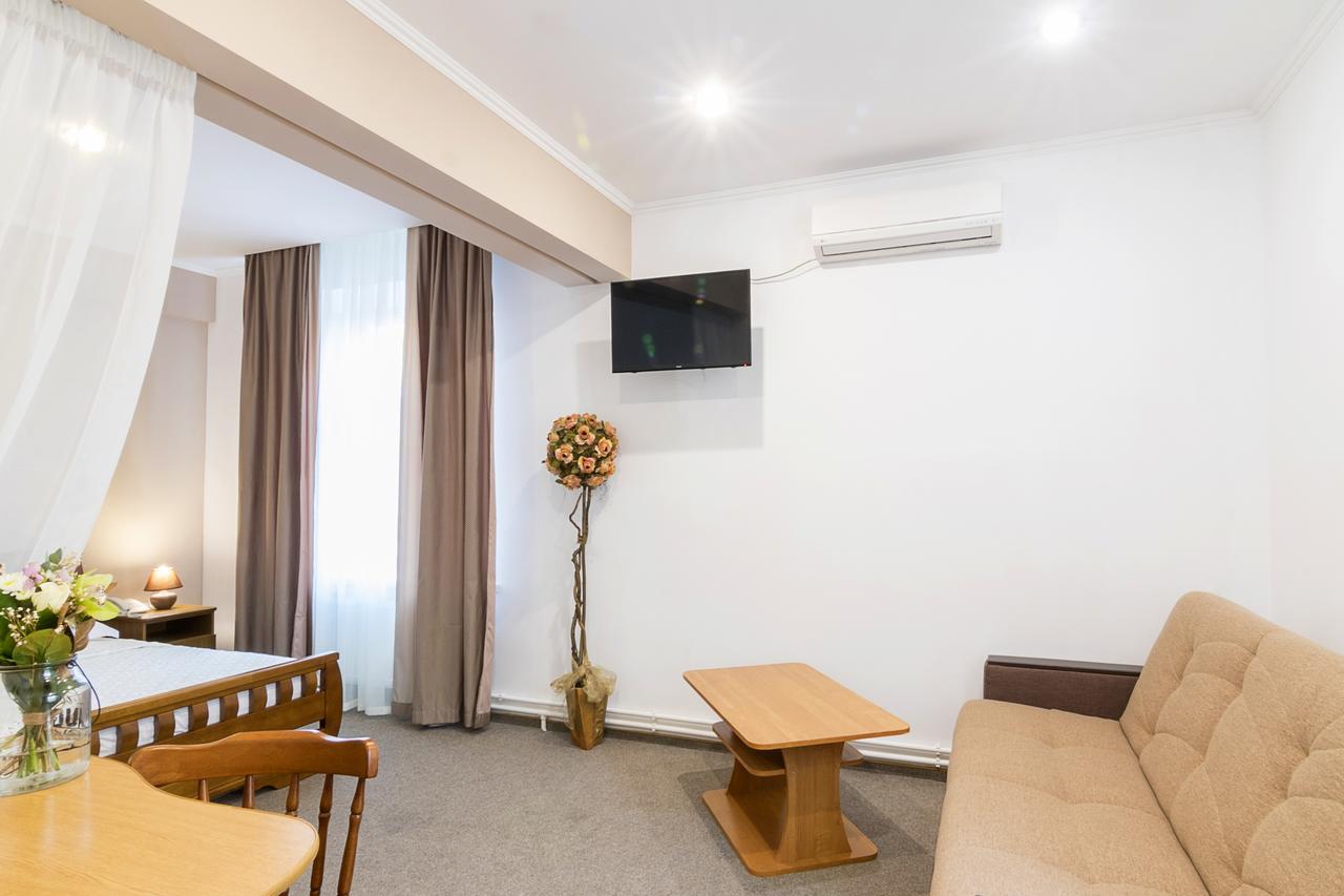 Centralny Hotel Krivoy Rog Εξωτερικό φωτογραφία