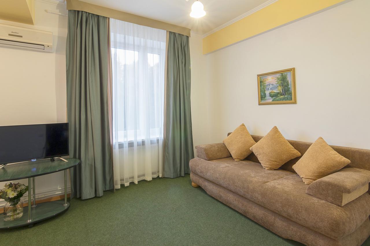 Centralny Hotel Krivoy Rog Εξωτερικό φωτογραφία